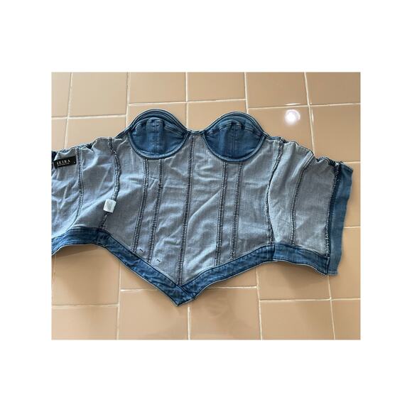 Akira Strapless Denim Top Size Medium Wire Cups Back Zip Seam Detailing Stretch - Picture 3 of 7